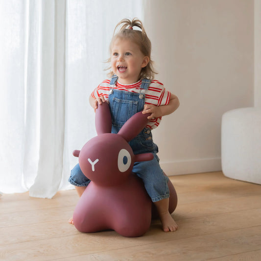 Hoppi Hase, Burgunderrot