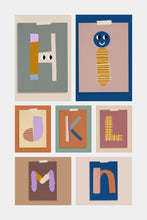 Lade das Bild in den Galerie-Viewer, Buchstaben-Postkarte, A - Z