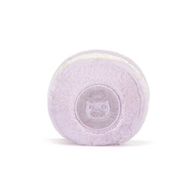 Lade das Bild in den Galerie-Viewer, Jellycat ''Amuseables May Macaron (Lavendel)'' Kuscheltier