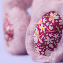 Lade das Bild in den Galerie-Viewer, Jellycat „Distelpop Blüten Luxus Hase Original“ Kuscheltier
