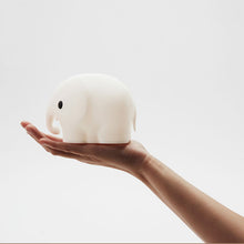 Lade das Bild in den Galerie-Viewer, Lichtbündel ''Elefanten-Nachtlicht''