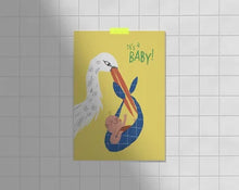 Lade das Bild in den Galerie-Viewer, „Es ist ein Baby“-Postkarte
