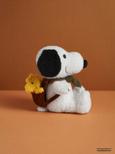 Lade das Bild in den Galerie-Viewer, Snoopy mit Woodstock im Rucksack