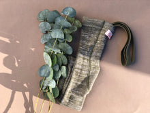 Lade das Bild in den Galerie-Viewer, Fußlose Strumpfhose „Creamy Olive“