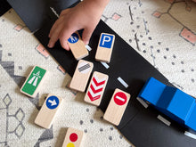 Lade das Bild in den Galerie-Viewer, Waytoplay „Verkehrszeichen“