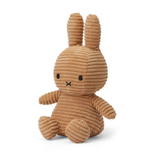 Lade das Bild in den Galerie-Viewer, Miffy Stofftier ''Miffy Sitting Corduroy Beige'' 23cm