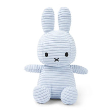 Lade das Bild in den Galerie-Viewer, Miffy Kuscheltier, Miffy Sitzend Eco Corduroy Eisblau 23cm