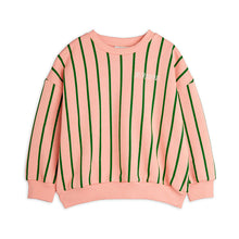 Lade das Bild in den Galerie-Viewer, Vertikal gestreiftes AOP Sweatshirt Pink, GOTS Bio-Baumwolle