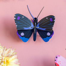 Lade das Bild in den Galerie-Viewer, Studio Roof „Blue Diadem Butterfly“ Dekoration