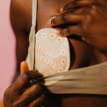 Lade das Bild in den Galerie-Viewer, Moodie waschbare Stilleinlagen „Starke Mama“