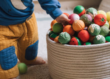 Lade das Bild in den Galerie-Viewer, Baby-Sensorikbälle ''Früchte''