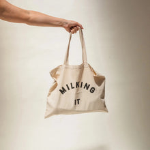 Lade das Bild in den Galerie-Viewer, Claude & Co ''Milking It'' Tote Tasche