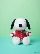 Lade das Bild in den Galerie-Viewer, Snoopy mit Varsity-Jacke