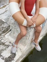 Lade das Bild in den Galerie-Viewer, Petites Pommes Klassische Pose ''Dolce''