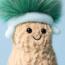Lade das Bild in den Galerie-Viewer, Jellycat &#39;&#39;Amuseables Erdnuss Après-Ski&#39;&#39; Plüschtier
