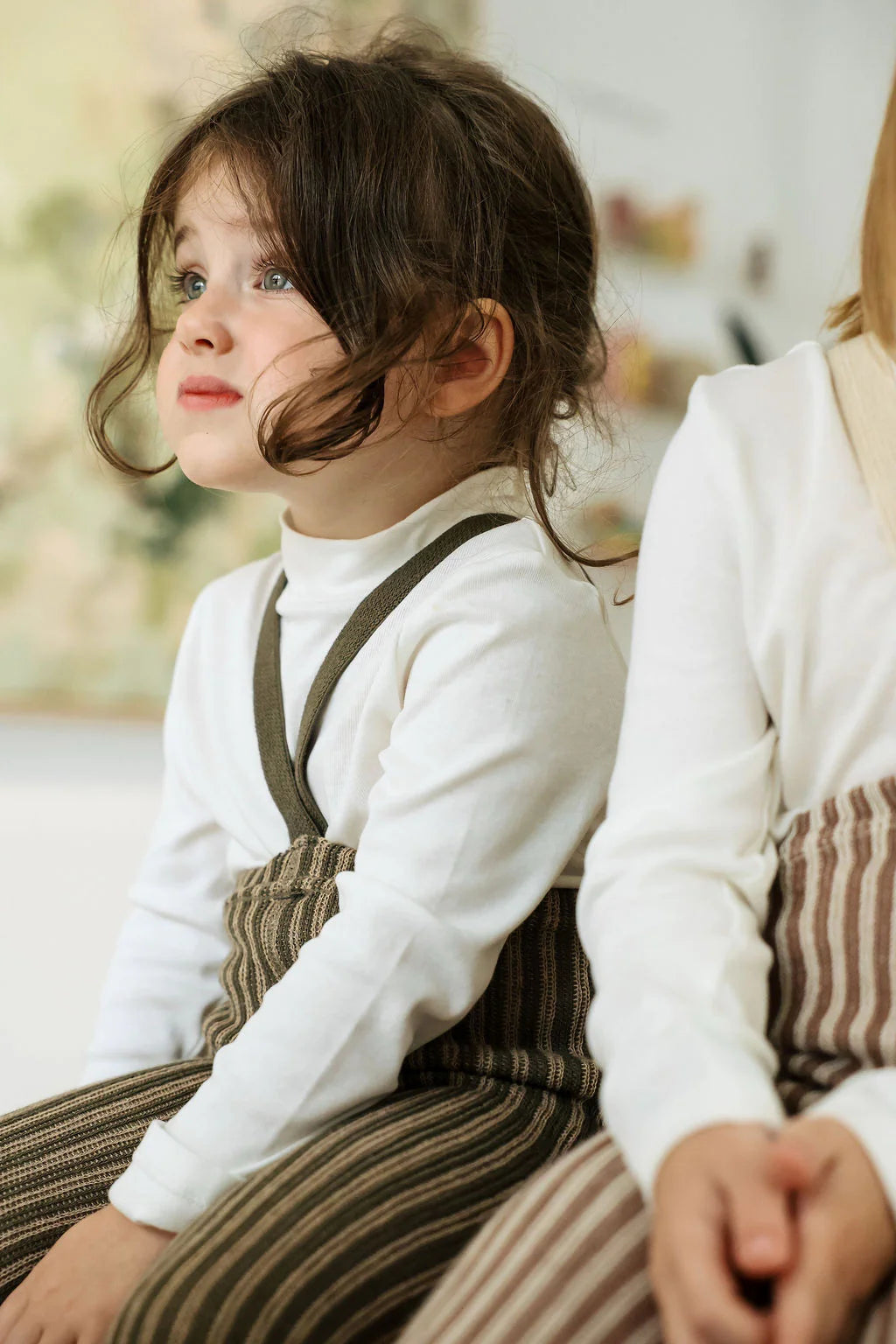 Silly Silas Spezialausgabe Strumpfhose mit Füßen „Seaweed Brown x Peanut Stripe“, Verschiedene