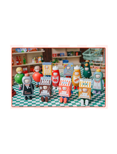 Lade das Bild in den Galerie-Viewer, Convenience-Store-Serie „Circus Boy Band“.
