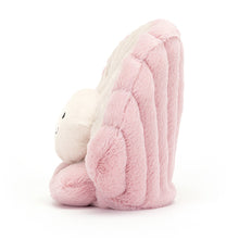 Load image into Gallery viewer, Soft Toy &#39;&#39;Clemmie Clam&#39;&#39;
