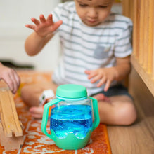 Lade das Bild in den Galerie-Viewer, Glo Pals Sensory Jar, Grün
