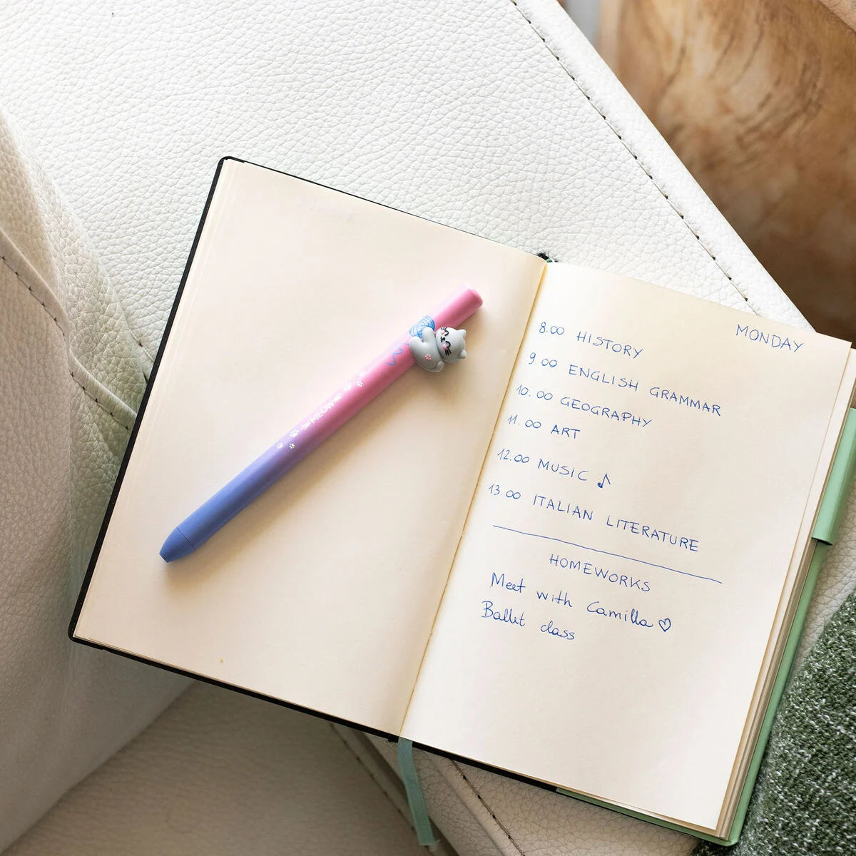 Legami Free Hugs Retractable Ballpoint pen, Various Designs