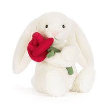 Lade das Bild in den Galerie-Viewer, Jellycat „Cream Bunny mit Rose“ Plüschtier

