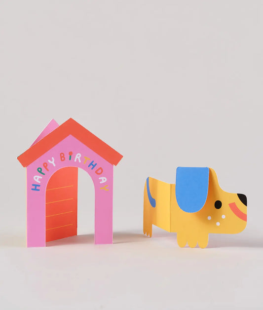 Ausklappbare Kindergeburtstagskarte „Hund im Haus“.