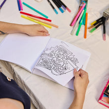 Lade das Bild in den Galerie-Viewer, Colouring Book: Cozy Supermarket
