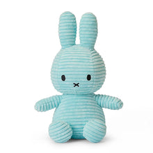 Lade das Bild in den Galerie-Viewer, Miffy Plüschtier &#39;&#39;Miffy sitzend Eco Corduroy Türkis&#39;&#39; 23cm
