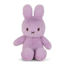 Lade das Bild in den Galerie-Viewer, Miffy Eco Fuzzy Flieder 18 cm Plüschtier

