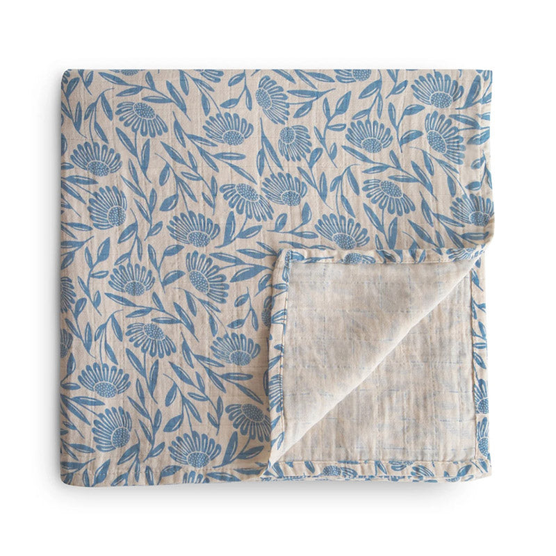 Pucktuch aus Bio-Musselin, blaue Blumen