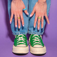 Lade das Bild in den Galerie-Viewer, OMY Nagelkunst Aufkleber, Blume
