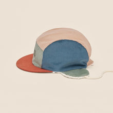 Load image into Gallery viewer, 5 Panel Winter Kids Caps &#39;&#39;Robin Fuji&#39;&#39;
