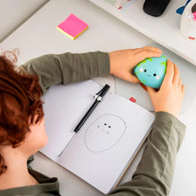 Lade das Bild in den Galerie-Viewer, Legami Stressball, Reise
