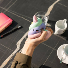 Lade das Bild in den Galerie-Viewer, Legami Stressball, Kacke
