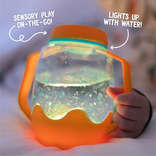 Lade das Bild in den Galerie-Viewer, Glo Pals Sensory Jar, Grün
