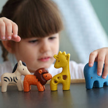 Load image into Gallery viewer, Plan Toys Figure &#39;&#39;Lion&#39;&#39;
