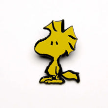 Lade das Bild in den Galerie-Viewer, Woodstock Enamel Pin
