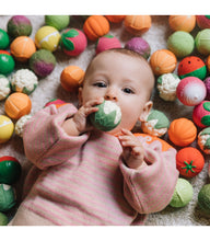 Lade das Bild in den Galerie-Viewer, Baby-Sinnesbälle &#39;&#39;Gemüse&#39;&#39;
