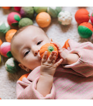 Lade das Bild in den Galerie-Viewer, Baby-Sinnesbälle &#39;&#39;Gemüse&#39;&#39;
