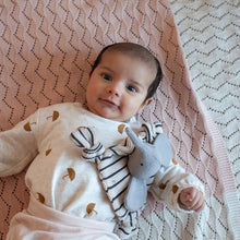 Load image into Gallery viewer, Cotton Knit Baby Blanket &#39;&#39;Pink and Cream&#39;&#39;
