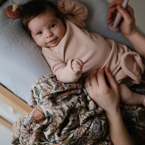 Swaddle Organic Muslin Cloth ''Retro Flowers''