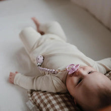 Lade das Bild in den Galerie-Viewer, Schnullerclip Hera, Sanftes Flieder
