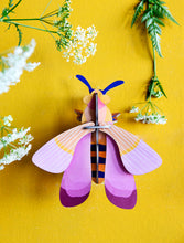 Lade das Bild in den Galerie-Viewer, Studio-Dach &#39;&#39;Pink Bee&#39;&#39; Dekoration
