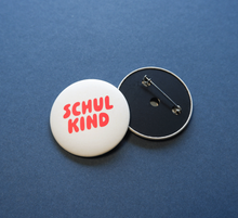 Lade das Bild in den Galerie-Viewer, Button „Schulkind“ Beige
