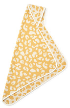 Load image into Gallery viewer, Alba Hooded Towel &#39;&#39;Leo Jojoba&#39;&#39;
