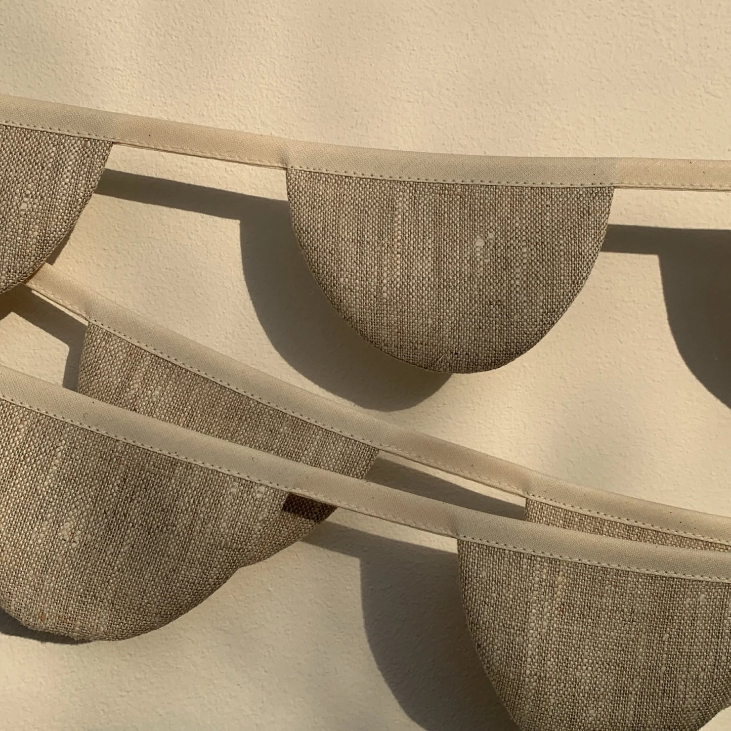 Handgefertigte Leinengirlande ''Beige''