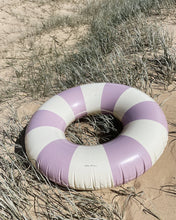 Lade das Bild in den Galerie-Viewer, Kleine Äpfel Classic Pose &#39;&#39;Purple&#39;&#39;
