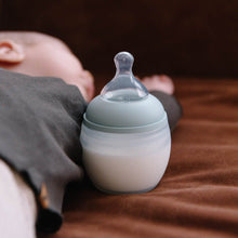 Load image into Gallery viewer, Élhée Baby Bottle &#39;&#39;Natural Rounded, Ivy Green&#39;&#39;
