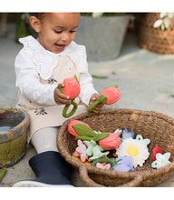 Load image into Gallery viewer, Teether and Bath Toy &#39;&#39;Theo the Tulip&#39;&#39;
