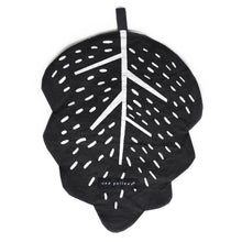 Load image into Gallery viewer, Organic Crinkle Toy &#39;&#39;Leaf&#39;&#39;
